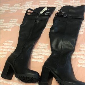 Vera Wang  knee boots